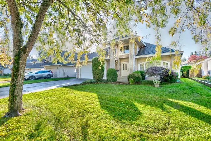 20824 44 AVENUE - photo 1 of 40