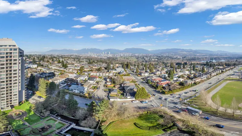 1904 6055 NELSON AVENUE - photo 1 of 25