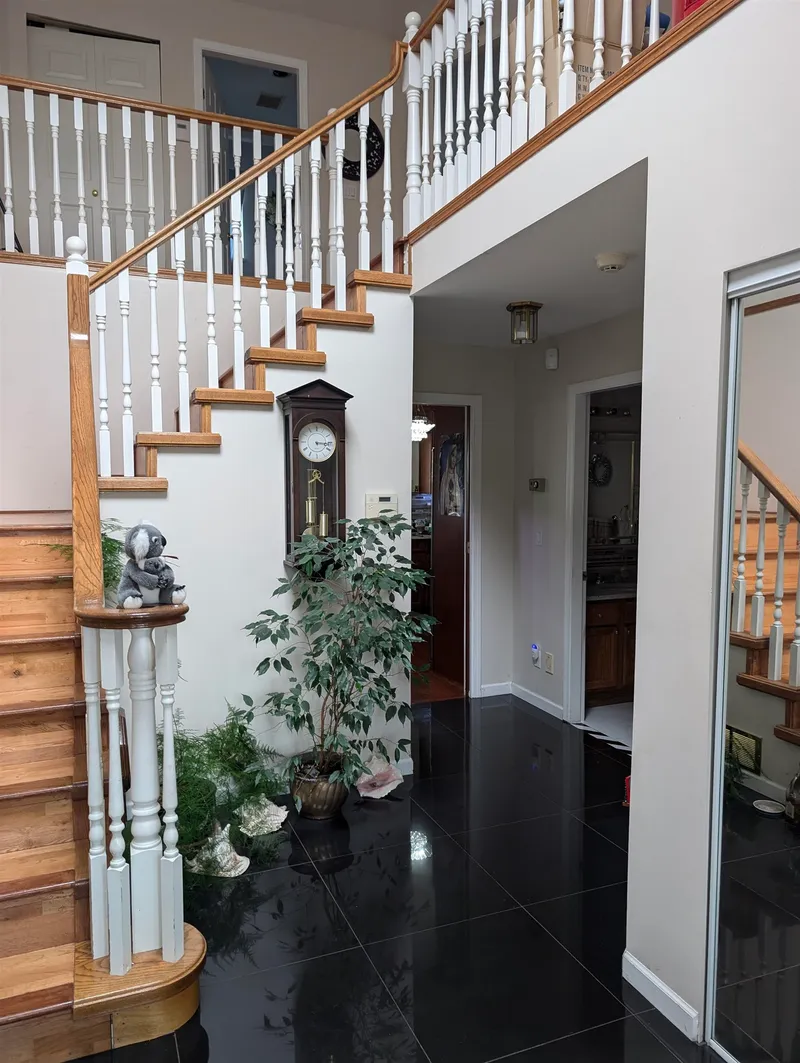 14505 89 AVENUE - photo 4 of 13