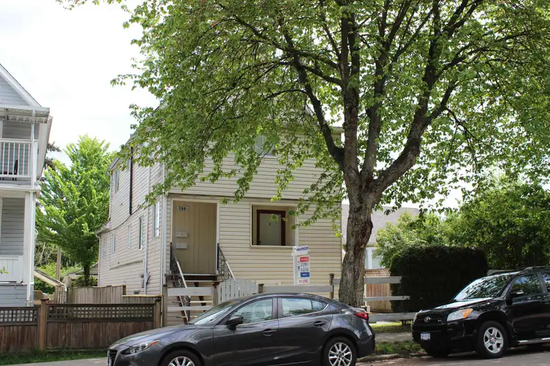 780 VICTORIA DRIVE - photo 2 of 2