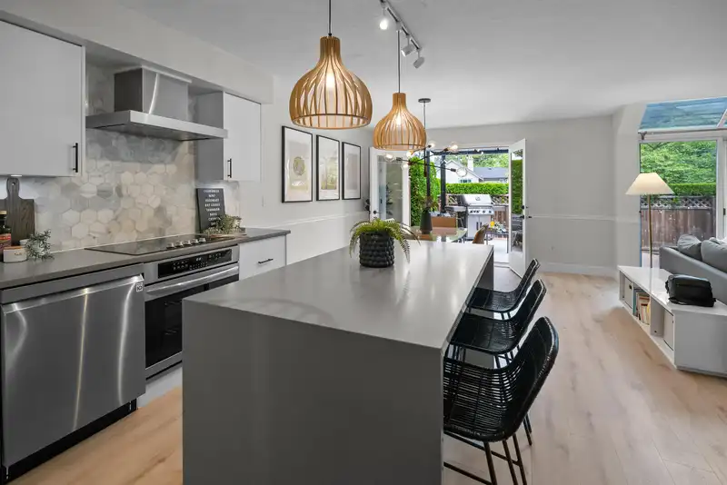 59 20881 87 AVENUE - photo 4 of 37