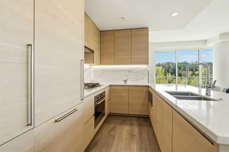 1307 308 MORRISSEY ROAD - photo 3 of 40
