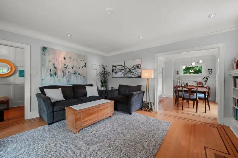 1556 KAMLOOPS STREET - photo 4 of 40