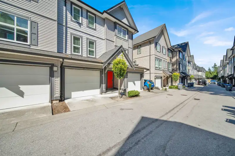 79 14555 68 AVENUE - photo 1 of 11