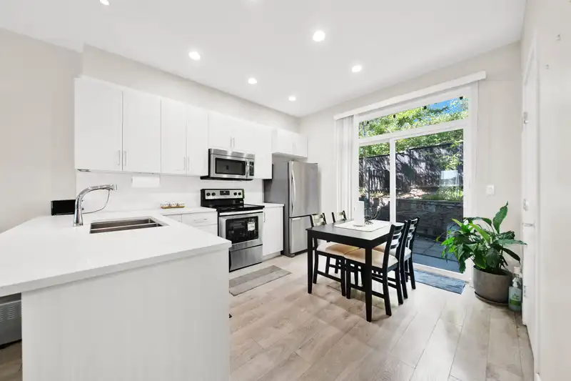 79 14555 68 AVENUE - photo 4 of 11