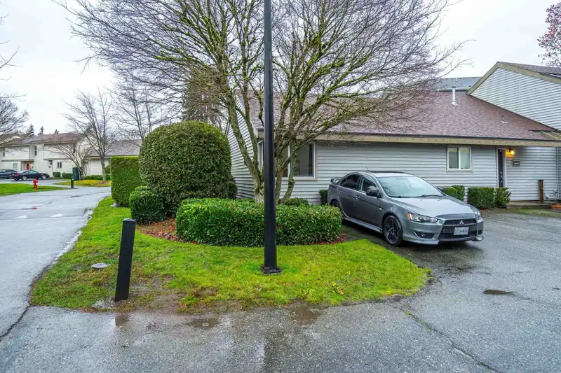 6084 W GREENSIDE DRIVE - photo 1 of 30