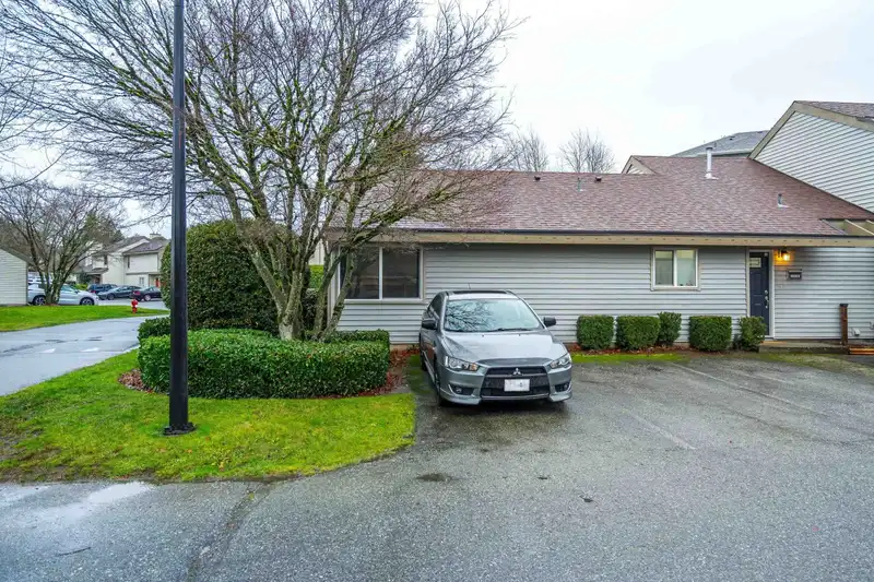 6084 W GREENSIDE DRIVE - photo 2 of 30