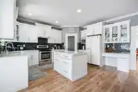 6892 130 STREET - thumbnail 6