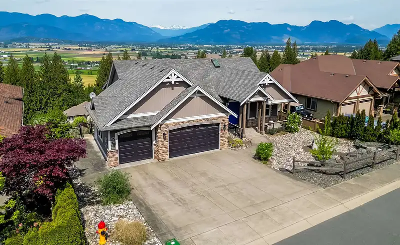 7319 MOUNT THURSTON DRIVE - photo 1 of 35