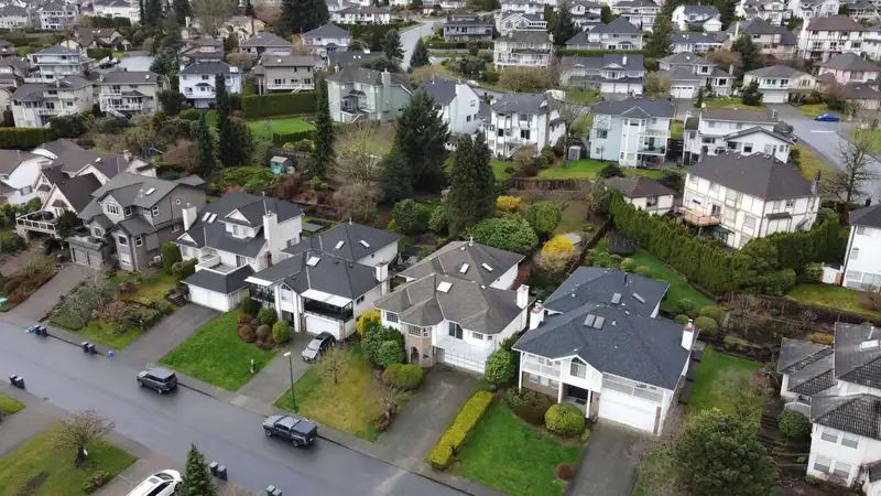 2850 MARA DRIVE - photo 4 of 39