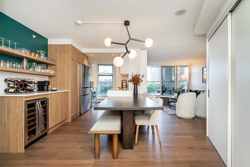 603 1318 HOMER STREET - photo 1 of 25