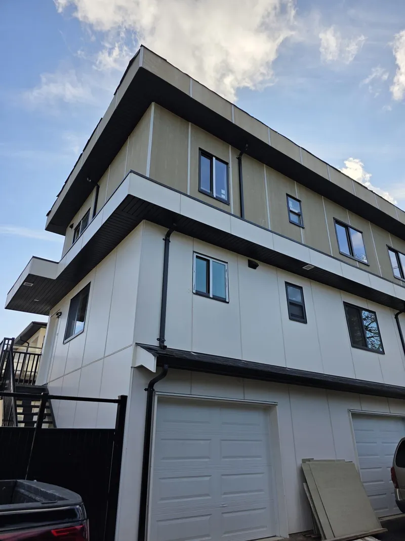 4 6765 KITCHENER STREET - photo 1 of 9