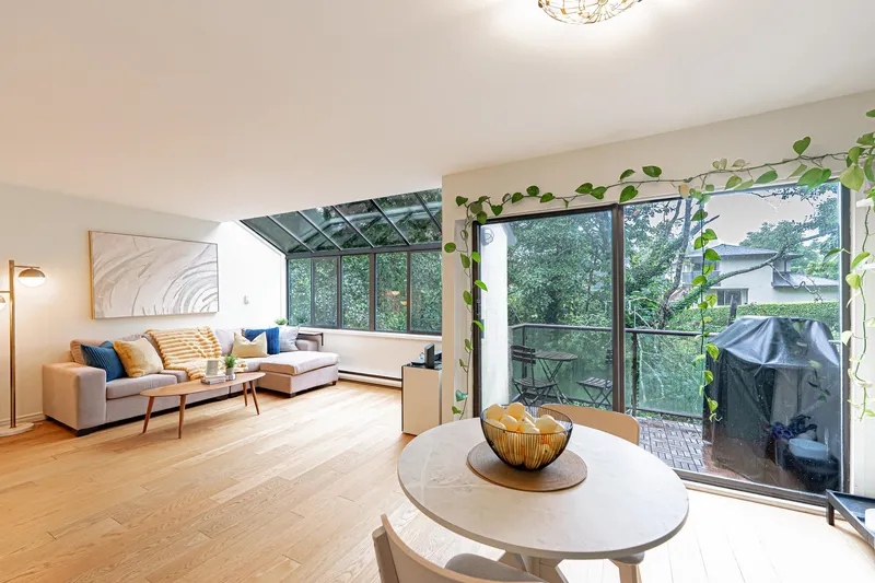 5 1786 ESQUIMALT AVENUE - photo 1 of 25