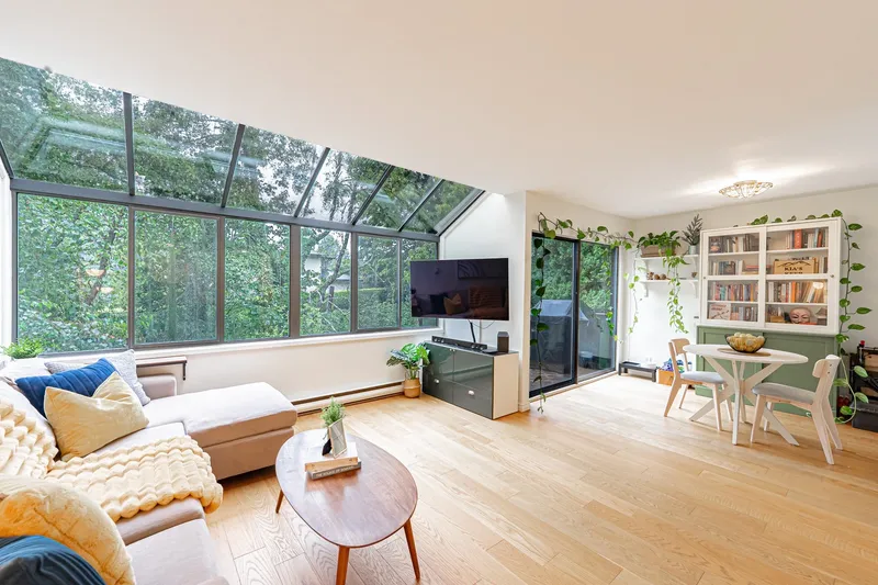 5 1786 ESQUIMALT AVENUE - photo 2 of 25