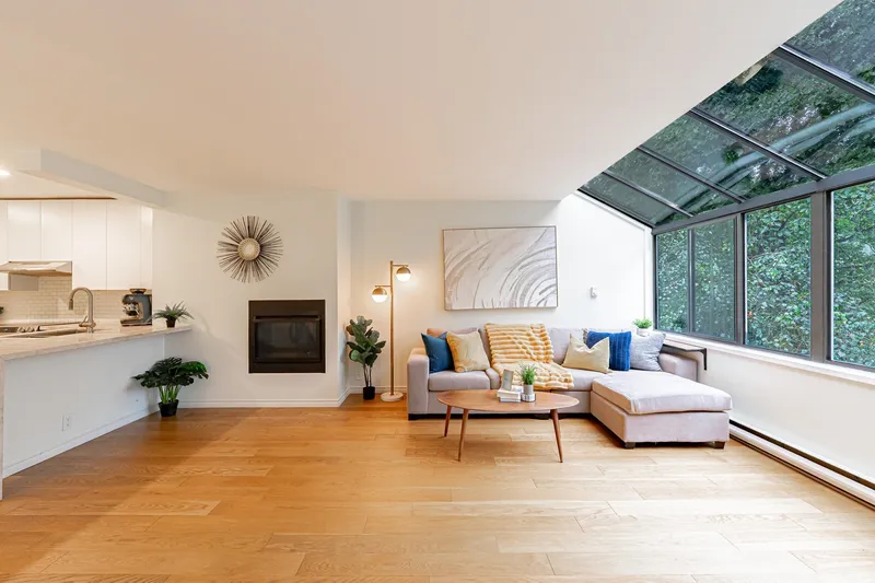 5 1786 ESQUIMALT AVENUE - photo 4 of 25