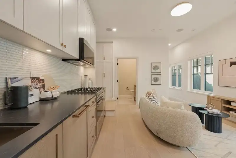 2544 GRANT STREET - photo 2 of 23