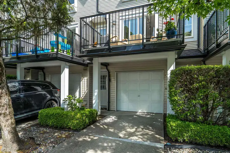 9 20540 66 AVENUE - photo 4 of 40