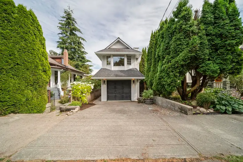 224 FOURTH AVENUE - photo 2 of 26