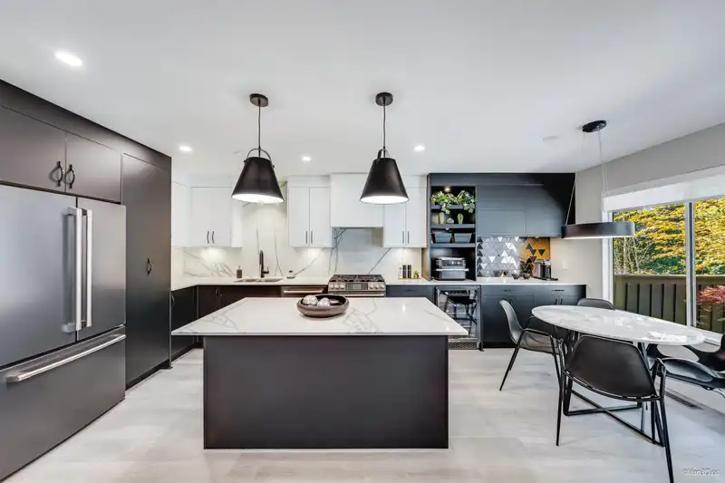 127 2998 ROBSON DRIVE - photo 1 of 31