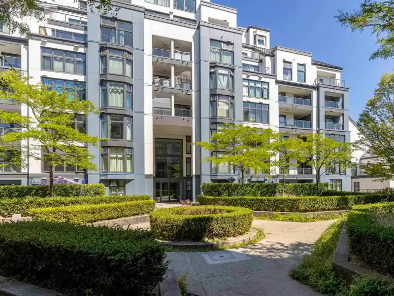 102 2528 E BROADWAY - photo 1 of 31