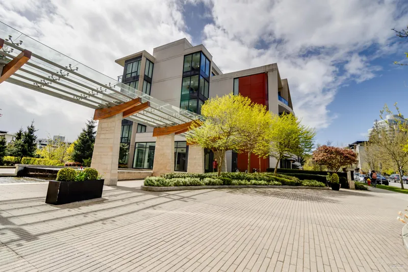 208 5638 BIRNEY AVENUE - photo 1 of 10