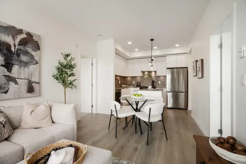 505 7936 206 STREET - photo 1 of 19