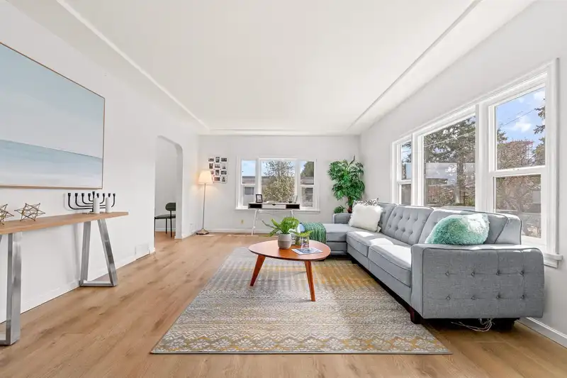 341 SHERBROOKE STREET - photo 2 of 39