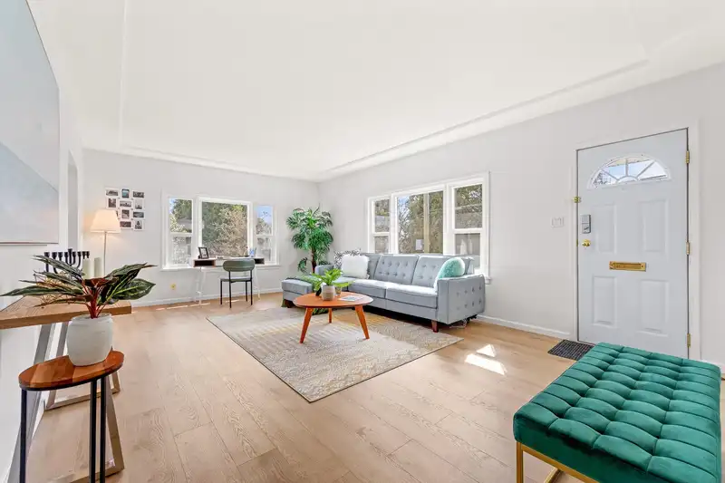 341 SHERBROOKE STREET - photo 3 of 39