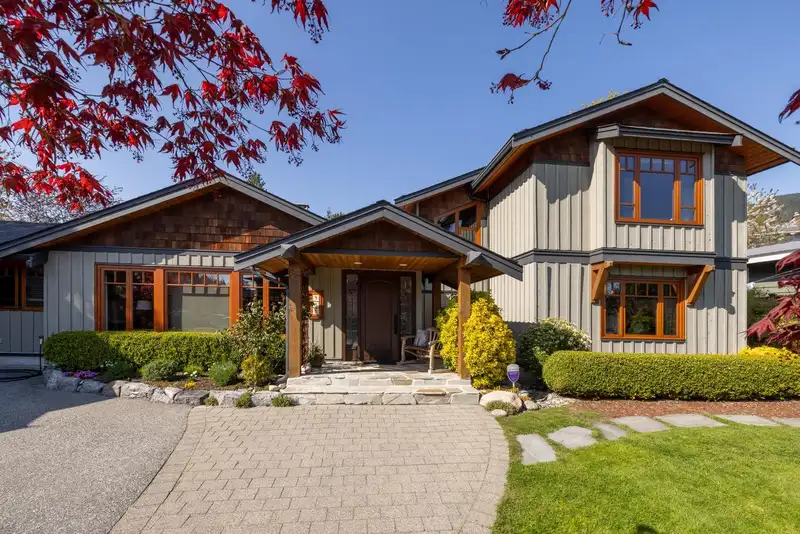 986 TUDOR AVENUE - photo 1 of 40