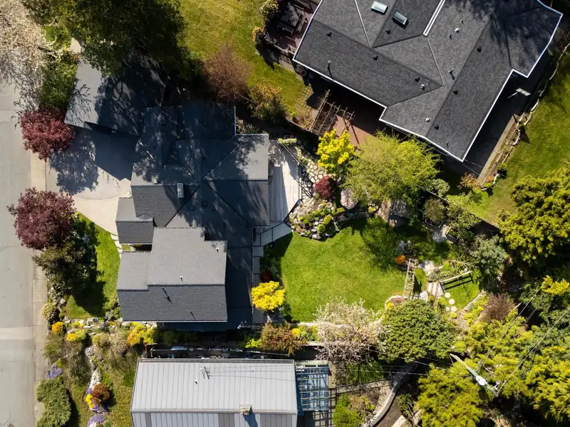 986 TUDOR AVENUE - photo 3 of 40