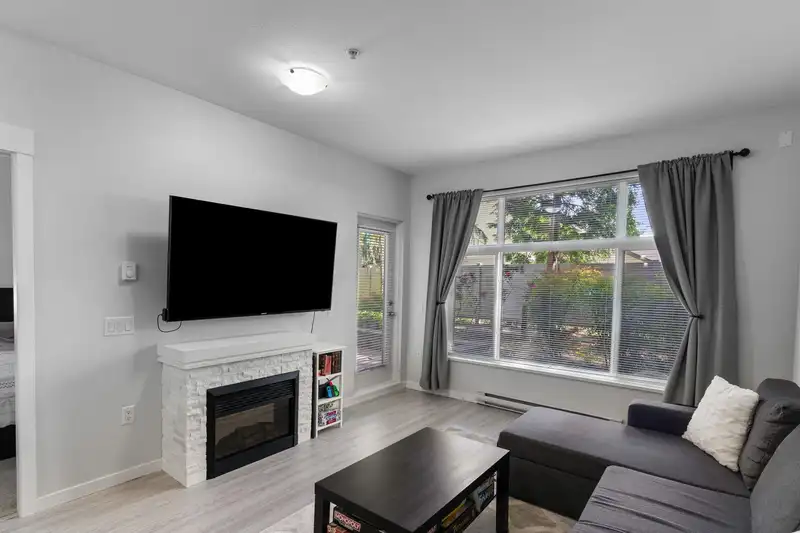 103 11950 HARRIS ROAD - photo 2 of 23