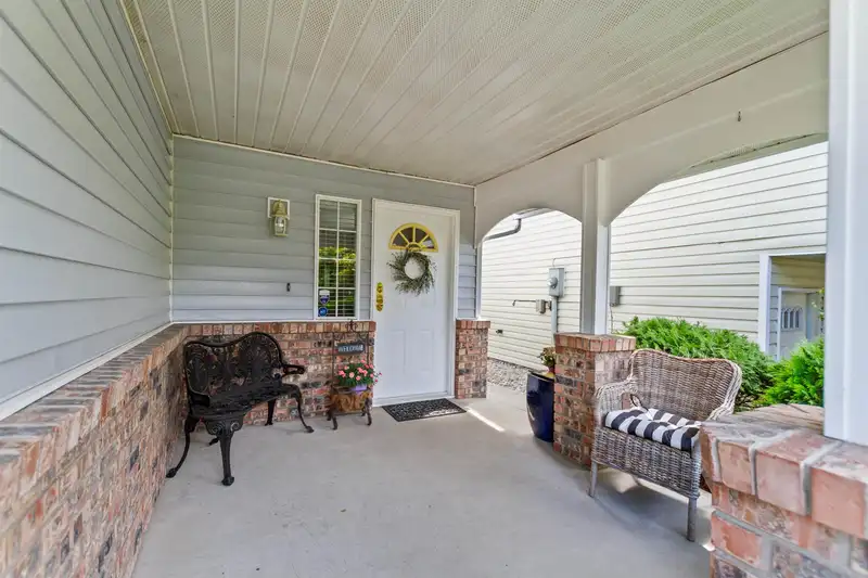 1246 YARMOUTH STREET - photo 2 of 35