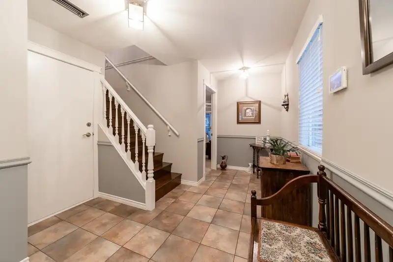 1246 YARMOUTH STREET - photo 4 of 35