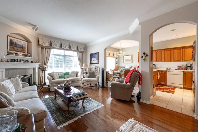 4 11358 COTTONWOOD DRIVE - photo 2 of 40