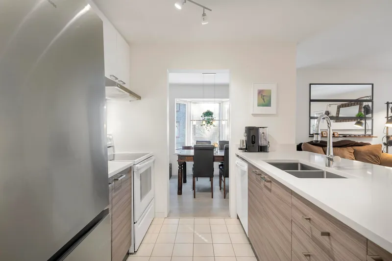 124 7531 MINORU BOULEVARD - photo 4 of 22