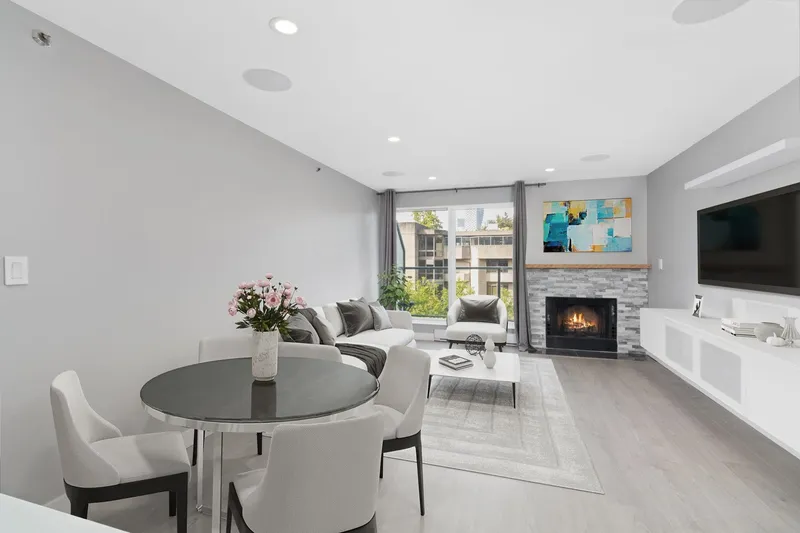 13 1355 W 4TH AVENUE - photo 4 of 25