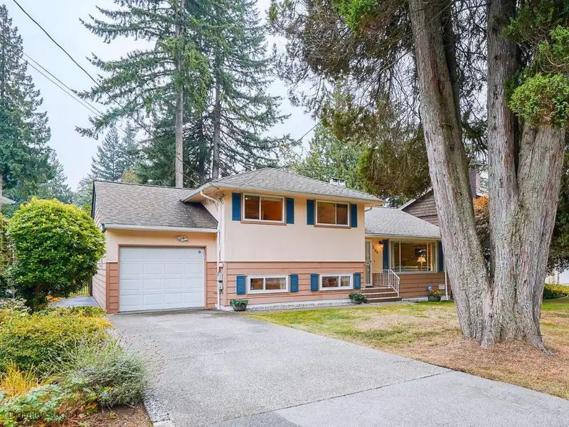 2168 BERKLEY AVENUE - photo 1 of 32
