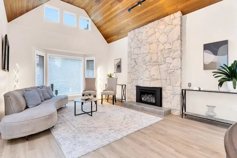 2443 LECLAIR DRIVE - photo 3 of 40