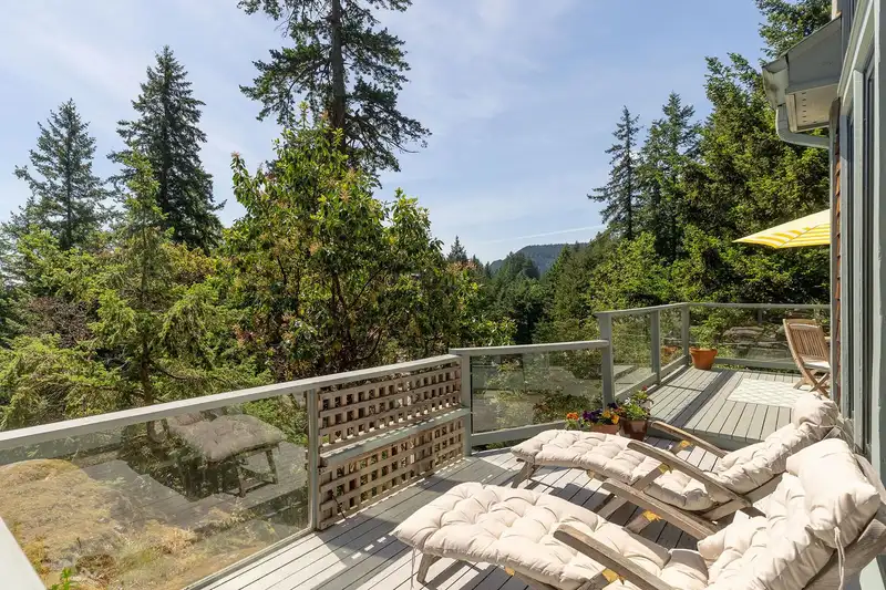 342 CREEK ROAD - photo 4 of 40