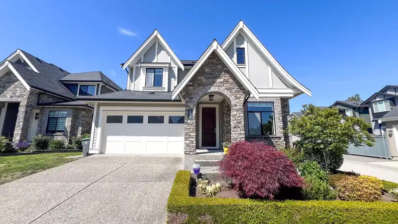 16787 22 AVENUE - photo 3 of 40