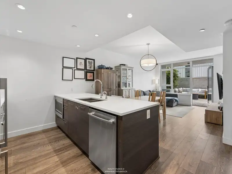 205 8538 RIVER DISTRICT CROSSING - photo 2 of 19