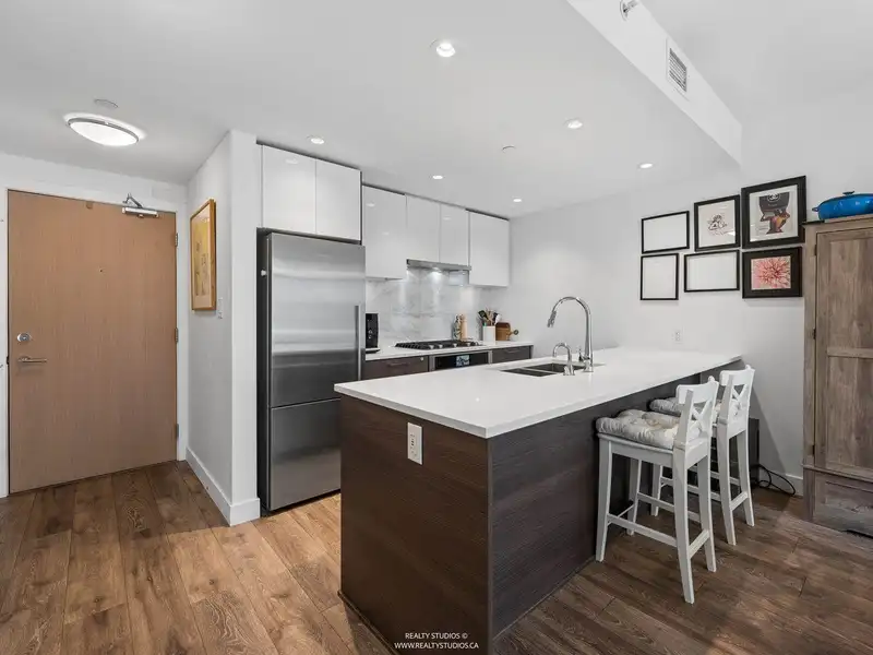 205 8538 RIVER DISTRICT CROSSING - photo 3 of 19