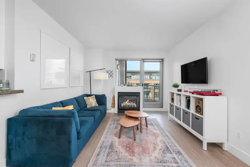 307 2680 ARBUTUS STREET - photo 3 of 27