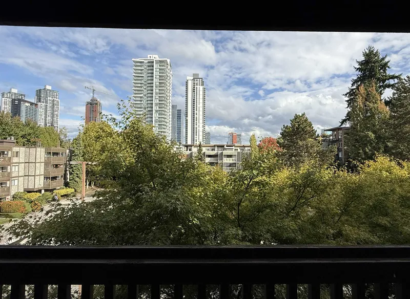 411 13501 96 AVENUE - photo 1 of 23