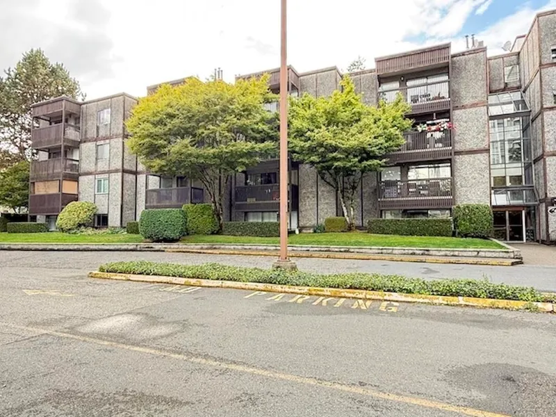 411 13501 96 AVENUE - photo 2 of 23