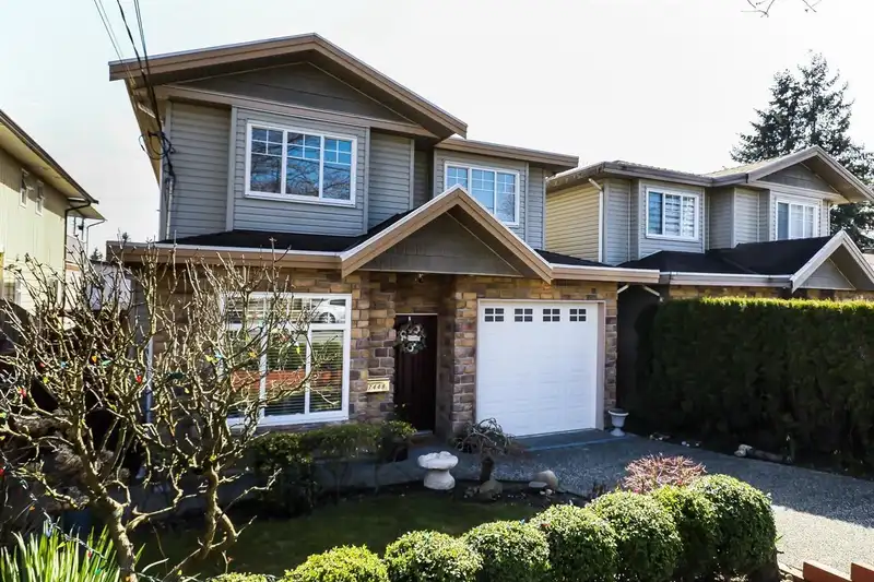 7448 17TH AVENUE - photo 2 of 20