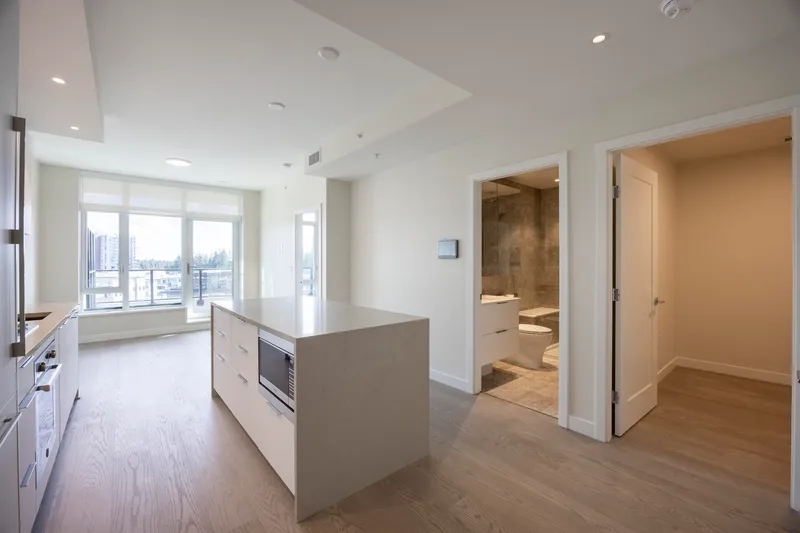 814 6138 BIRNEY AVENUE - photo 4 of 22