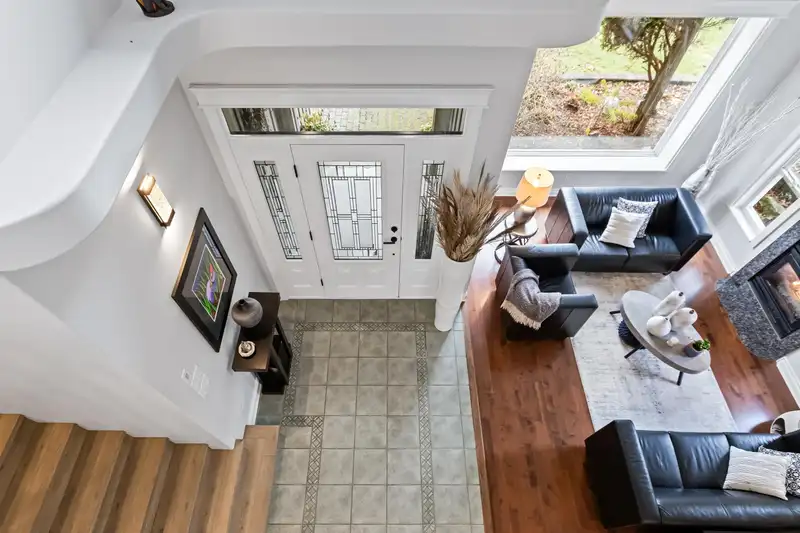 111B HEMLOCK DRIVE - photo 3 of 40