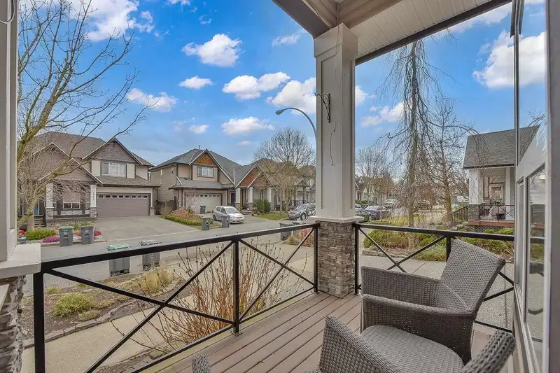 14508 59A AVENUE - photo 2 of 40