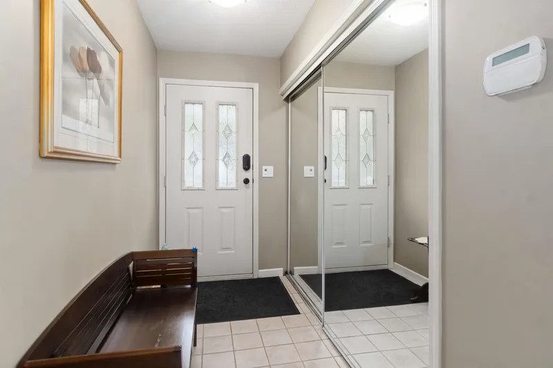 54 323 GOVERNORS COURT - photo 4 of 25